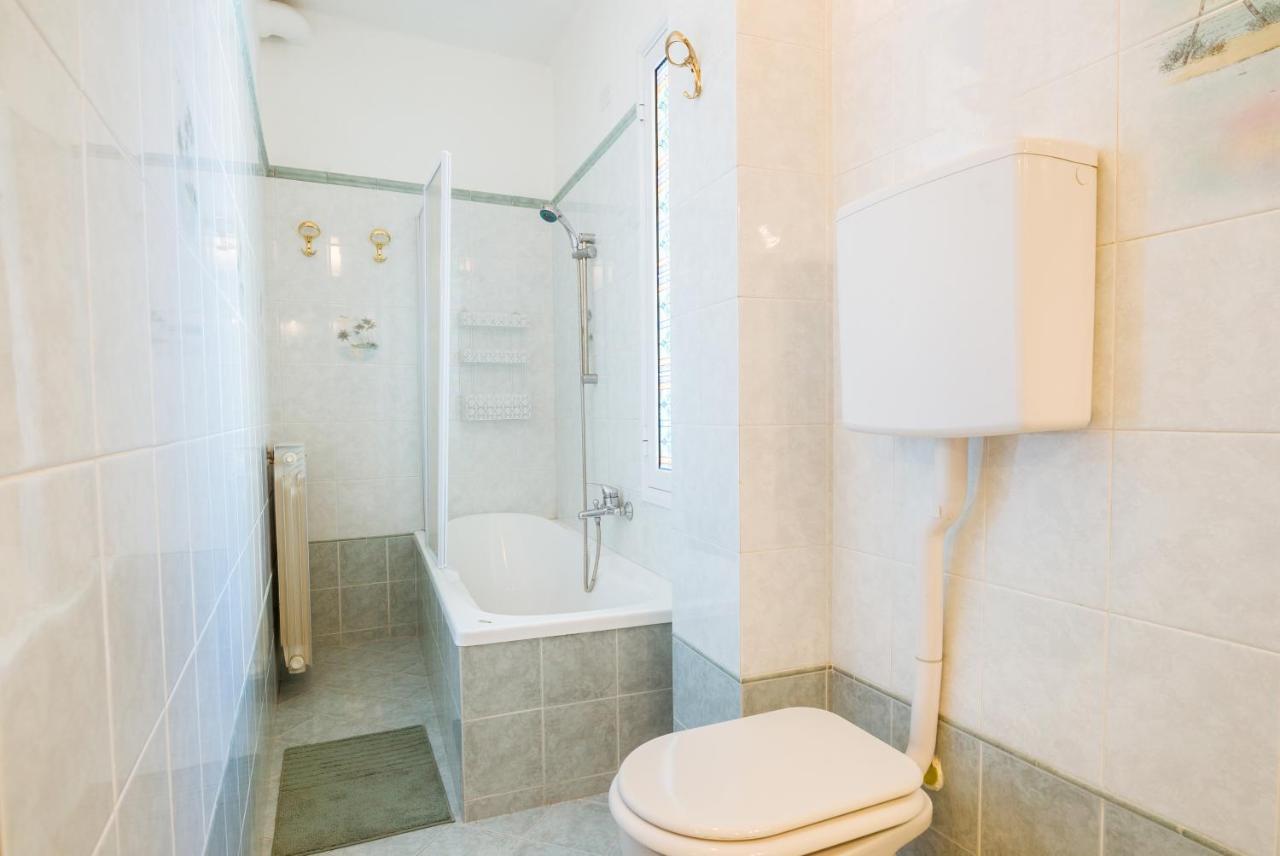 Erica Home - 2 Bedrooms, Terrace, Wifi Сан Ремо Екстериор снимка